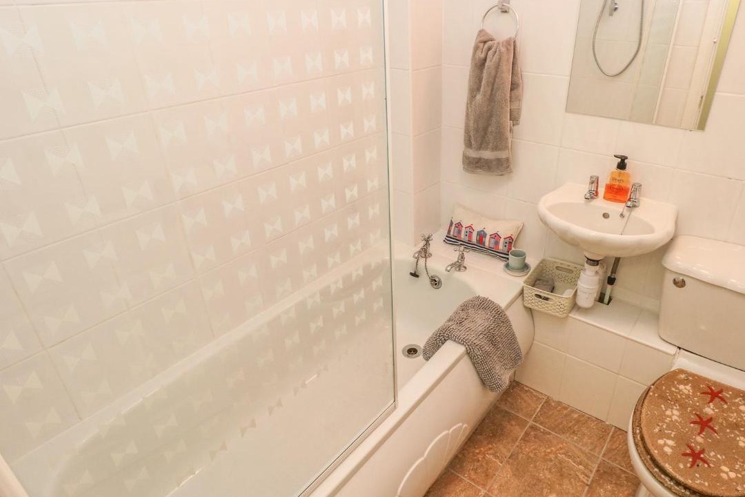 Photo of Bathroom in Llanteg