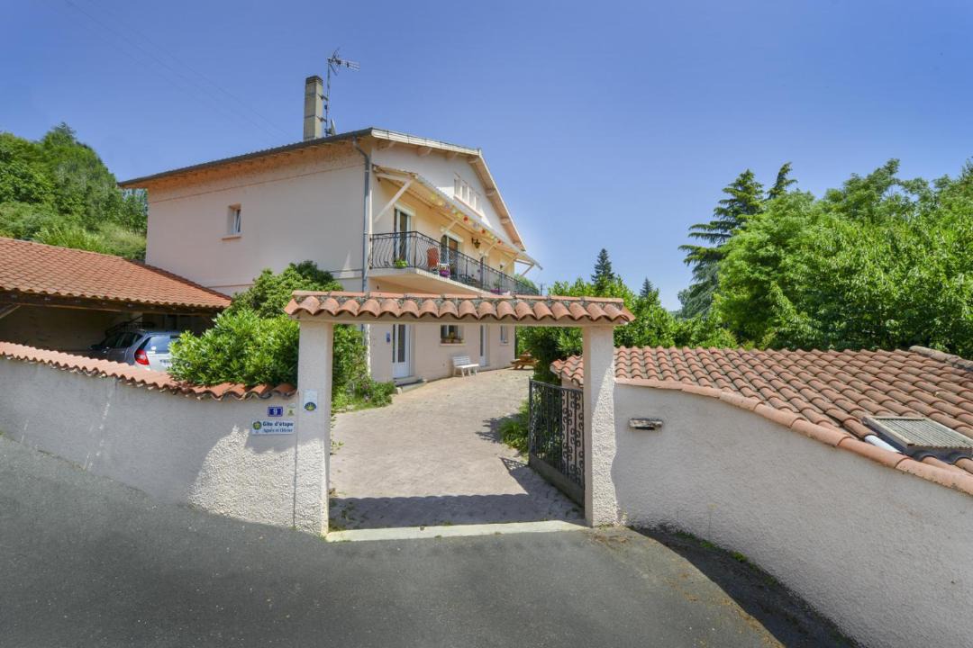 Photo of Buildings in Burlats