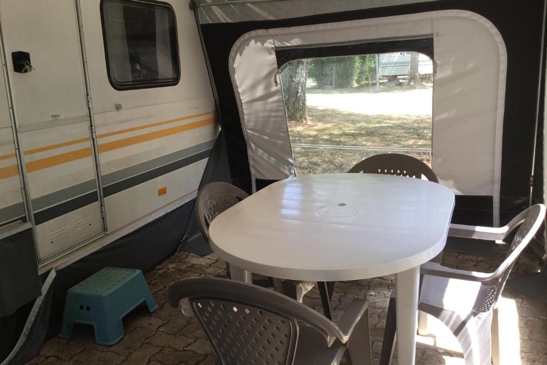 Photo of Others in Chaussin