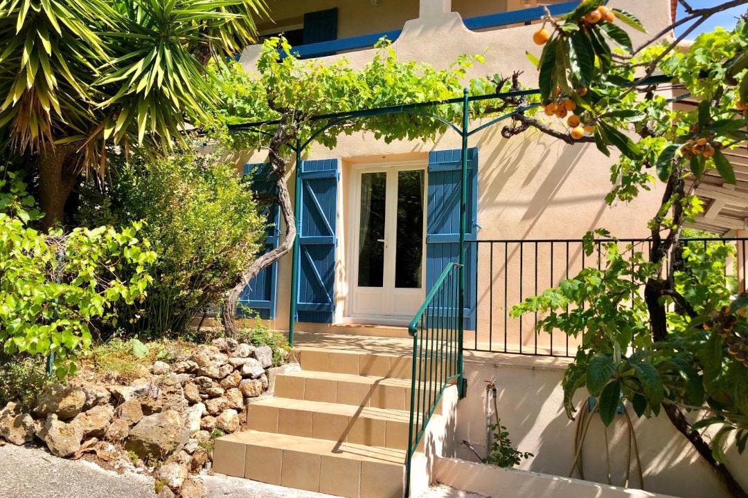 Photo of Buildings in Carqueiranne