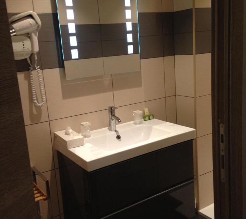 Photo of Bathroom in Ladoix-Serrigny