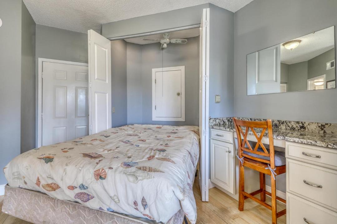 Photo of Bedroom in Orange Beach East