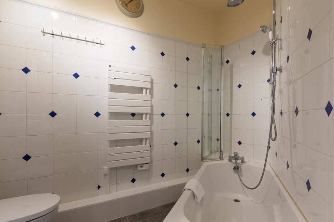 Photo of Bathroom in 17th Arrondissement