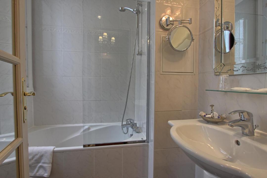 Photo of Others in Montparnasse