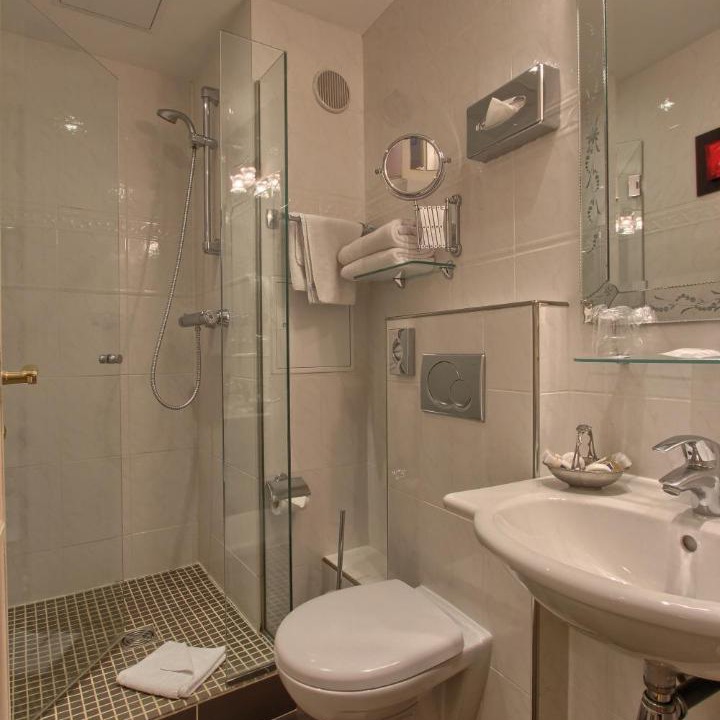 Photo of Others in Montparnasse