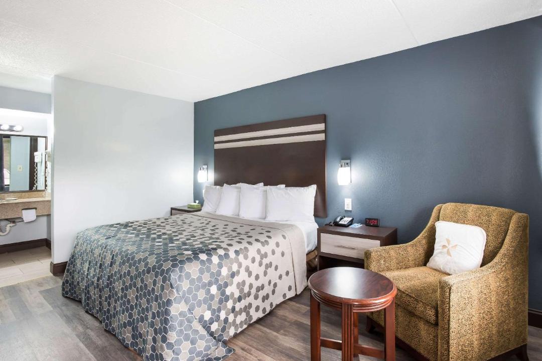 Photo of Bedroom in Winslow