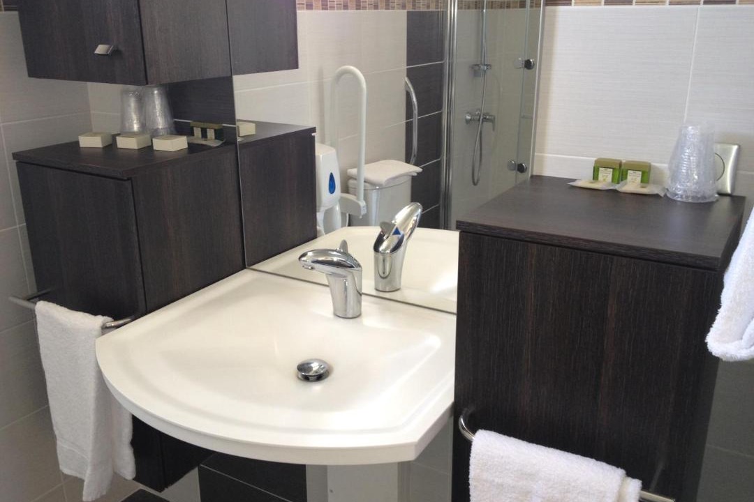 Photo of Bathroom in Cahors