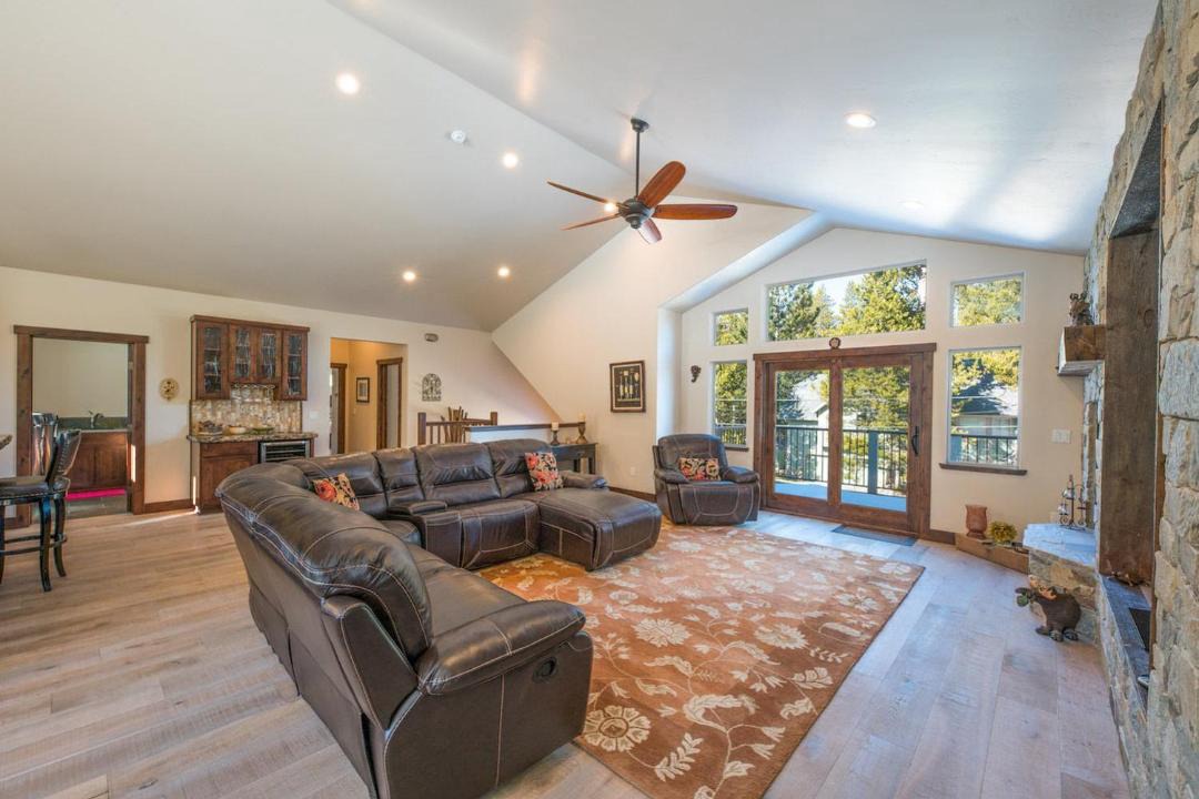 Photo of Livingroom in South Lake Tahoe