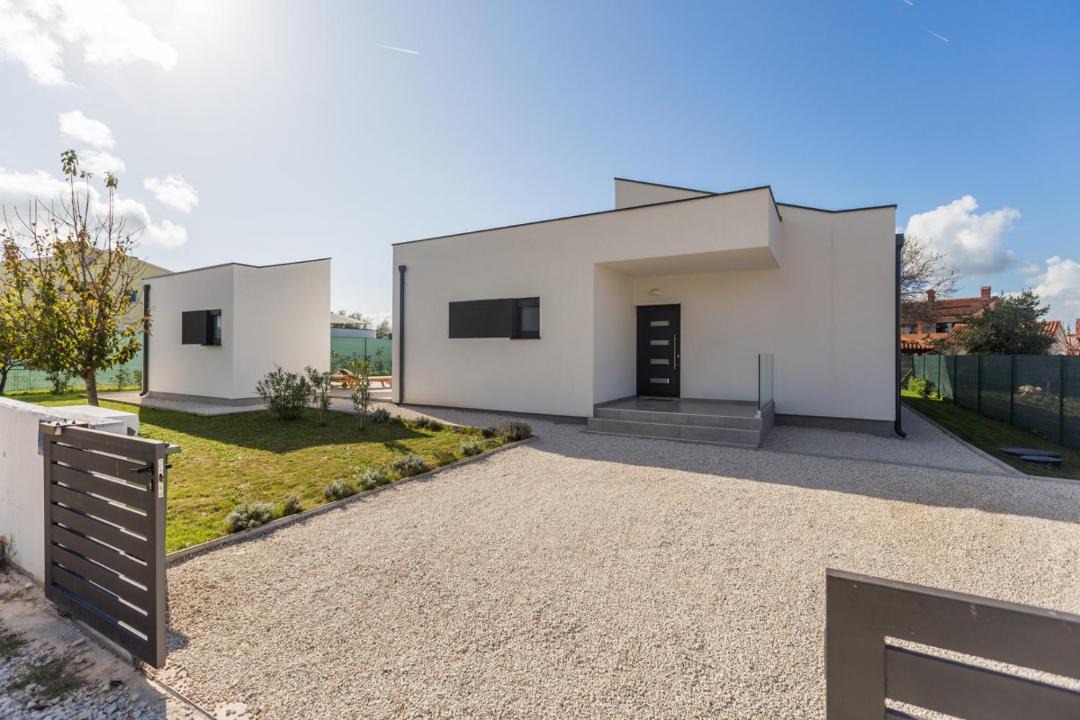 Photo of Buildings in Valbandon