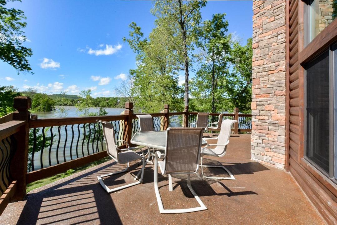 Photo of Patio Balcony in Lampe