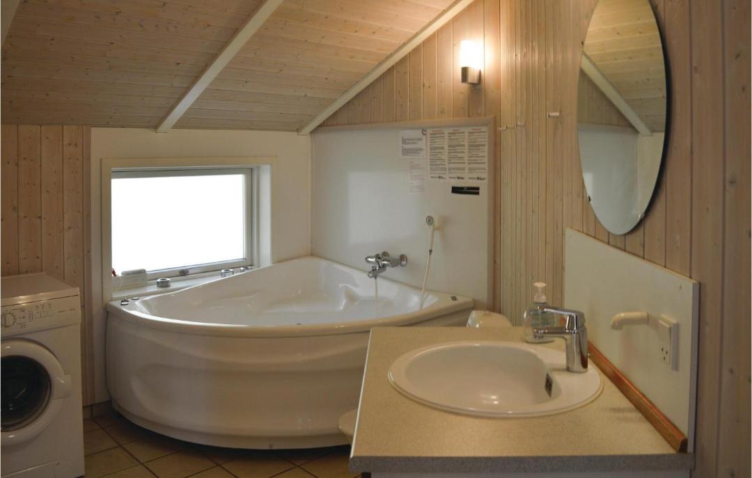 Photo of Bathroom in Holloselund