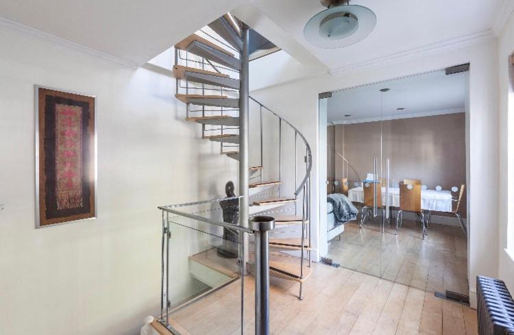 Photo of Others in Pimlico