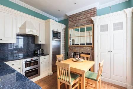 Photo of Others in Pimlico