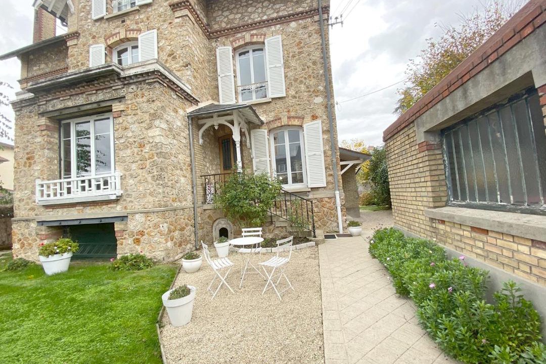 Photo of Others in Le Chesnay