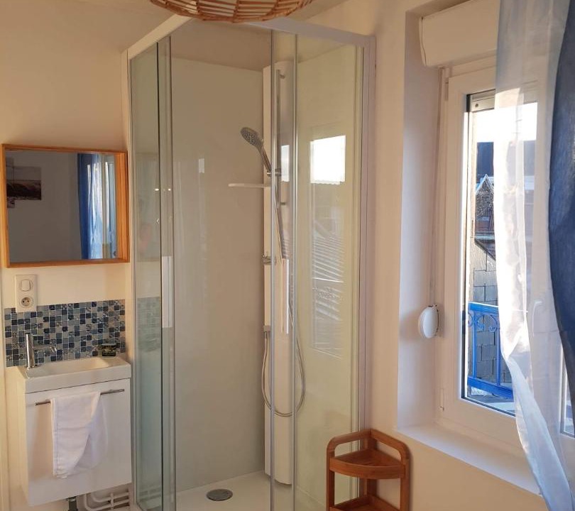 Photo of Others in Rue