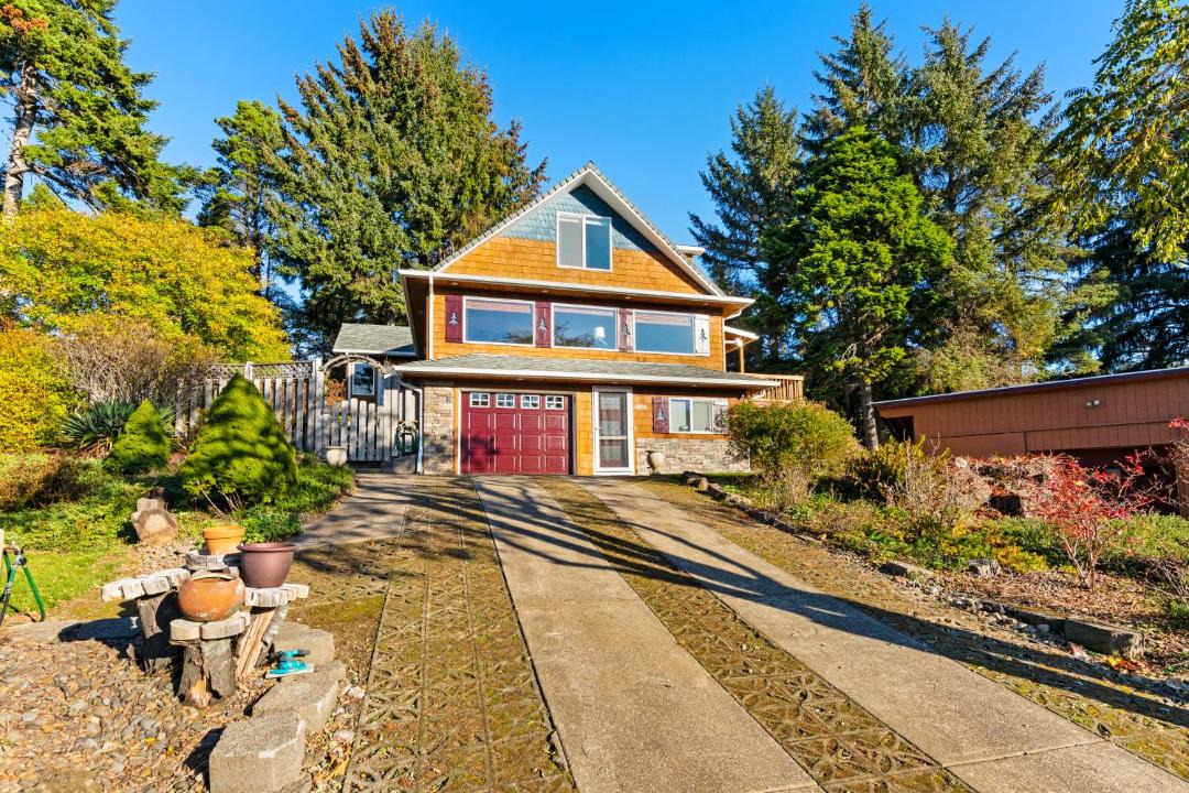 Photo of Buildings in Seal Rock