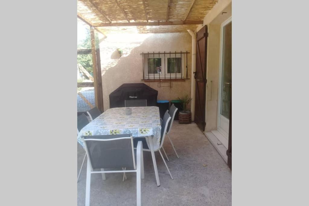 Photo of Patio Balcony in Saint-Julien-de-Cassagnas