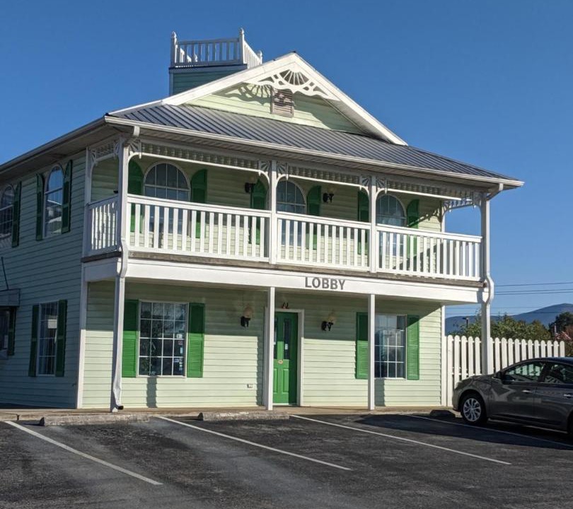 Photo of Others in Chatsworth