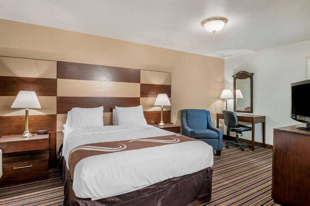 Photo of Bedroom in Roseburg