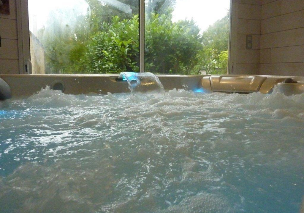 Photo of Others in Airan