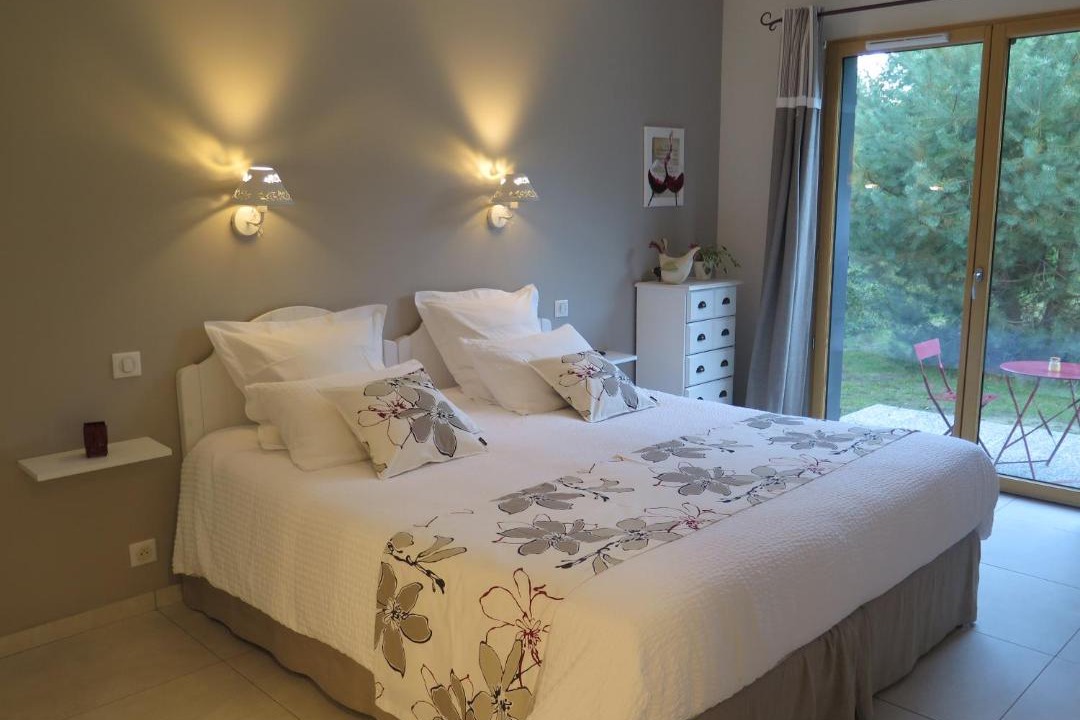 Photo of Others in Pessac