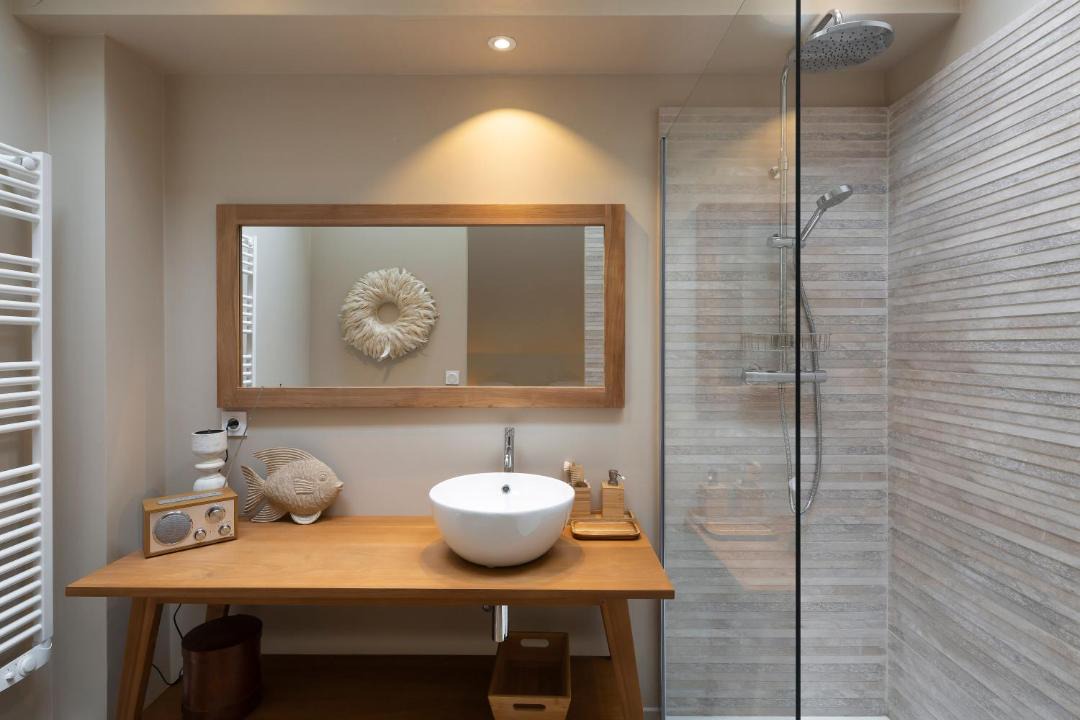 Photo of Bathroom in Centre