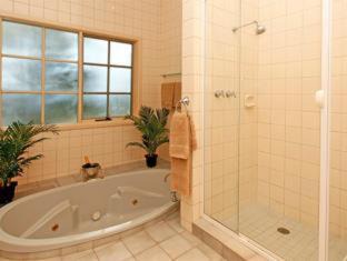 Photo of Bathroom in Macleod