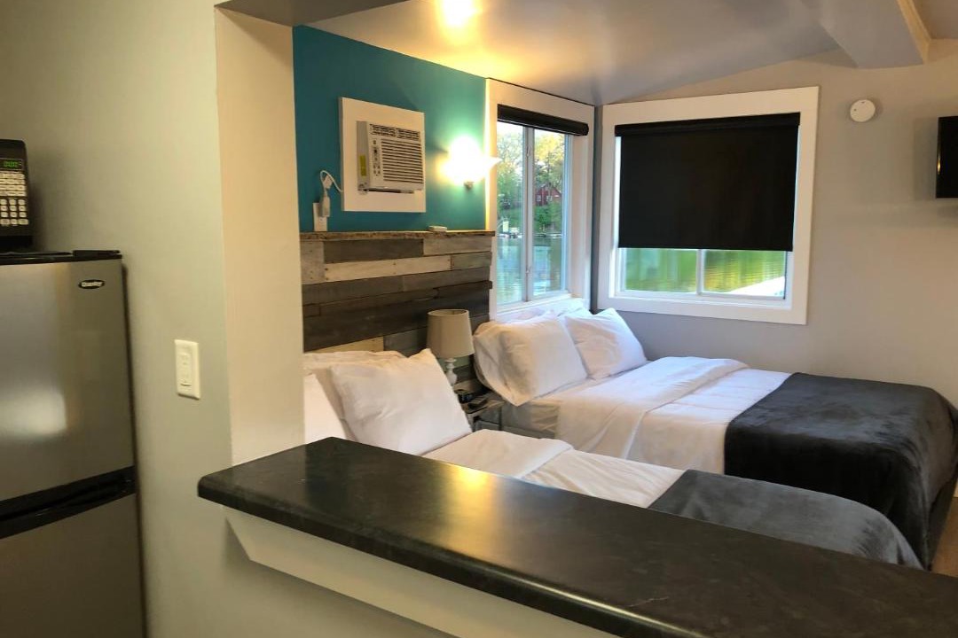 Photo of Others in Monticello