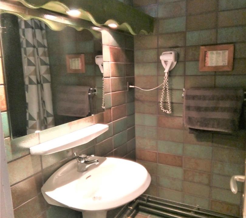 Photo of Bathroom in Font-Romeu-Odeillo-Via