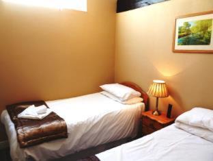 Photo of Others in Alsop en le Dale