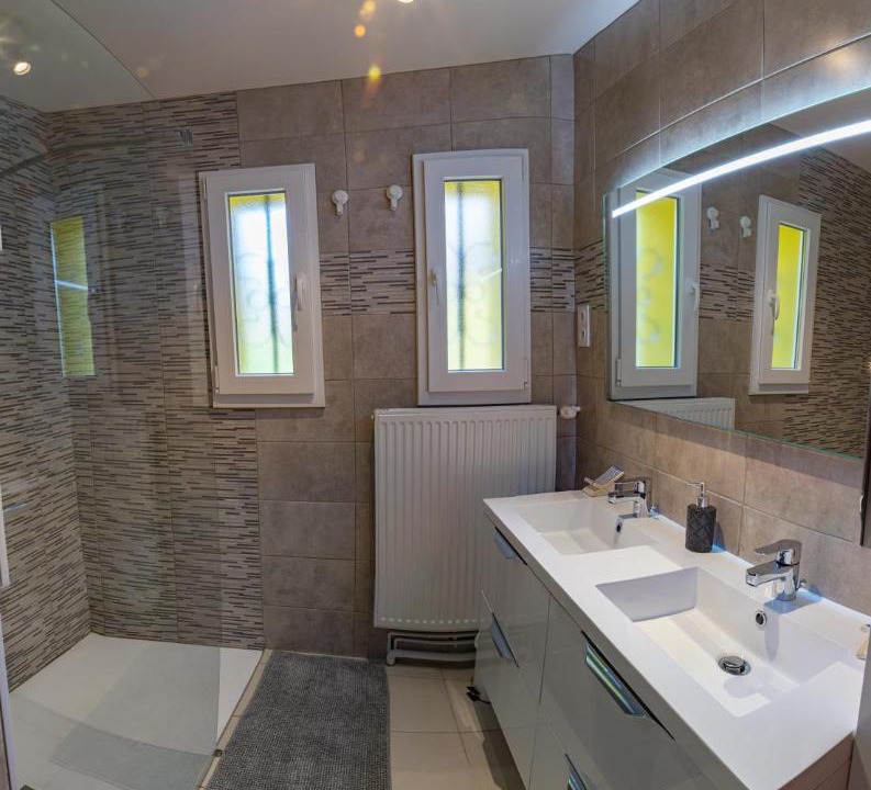 Photo of Bathroom in Renwez