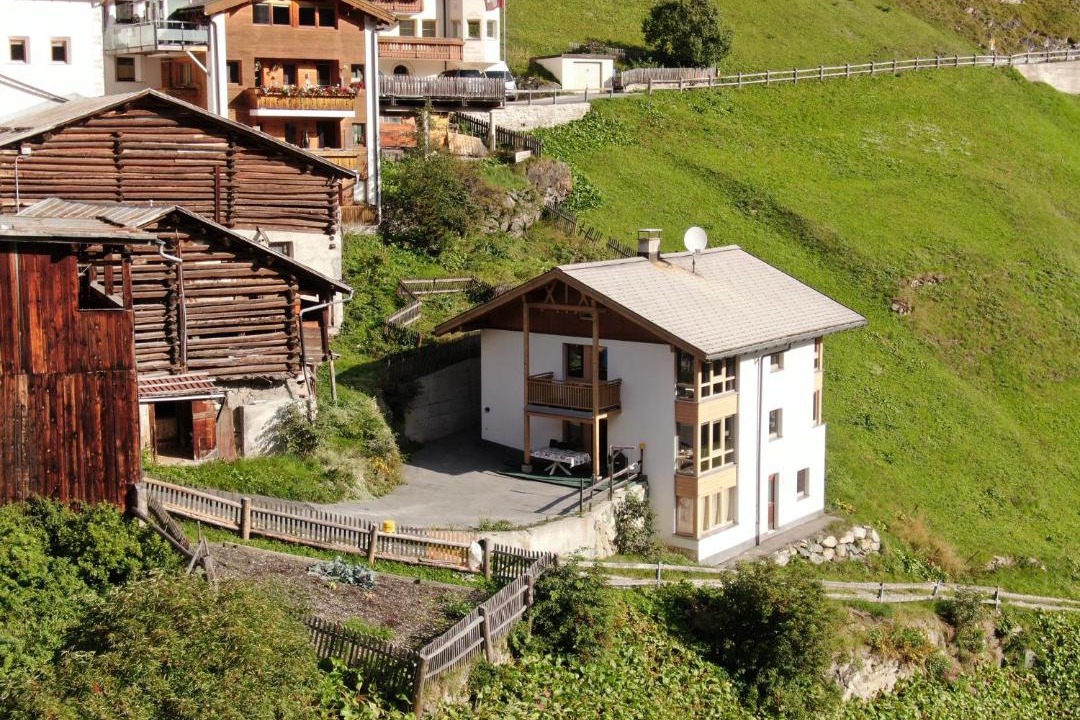 Photo of Buildings in Ravaisch