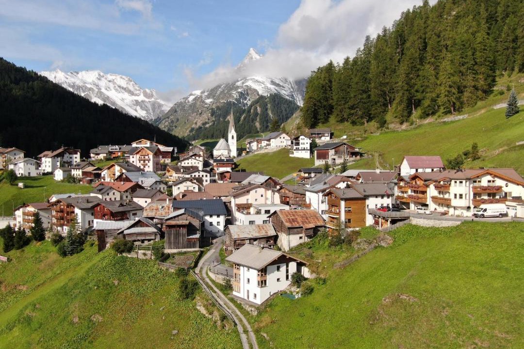 Photo of Buildings in Ravaisch