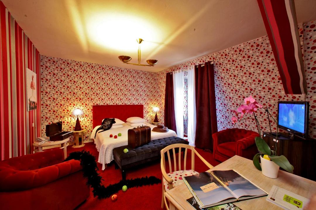 Photo of Others in Saint-Saud-Lacoussiere