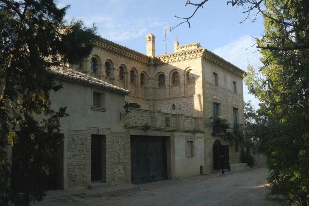 Photo of Others in Ainzon