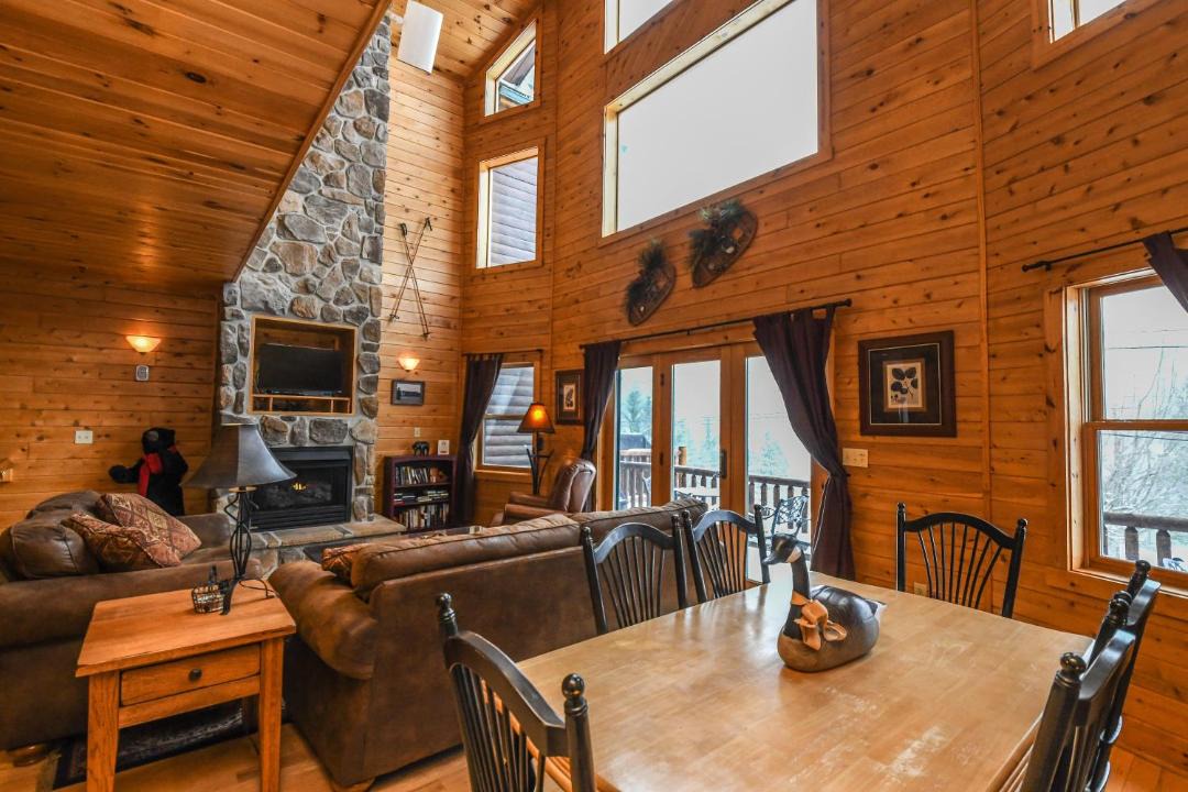 Photo of Livingroom in McHenry