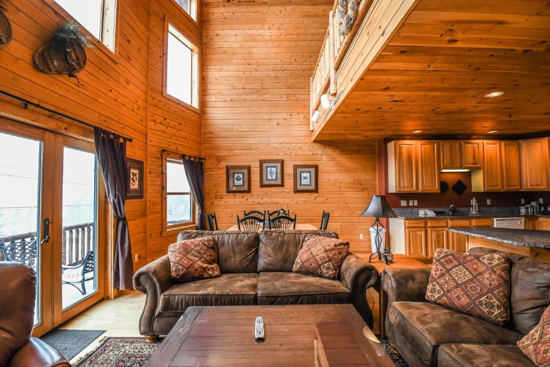 Photo of Livingroom in McHenry