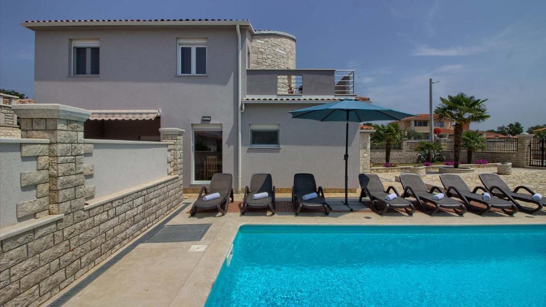 Photo of Outdoor in Gajana