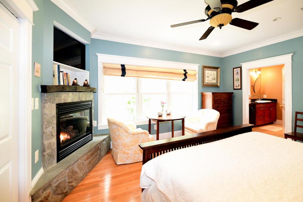 Photo of Others in Ridge