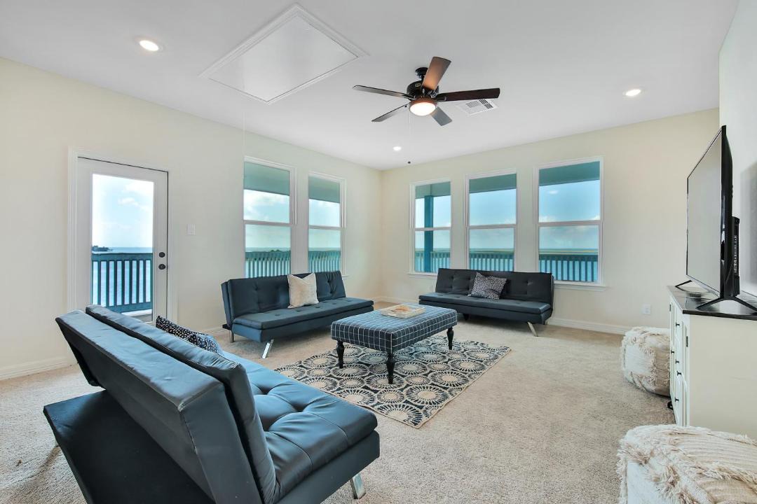 Photo of Livingroom in Lafittes Cove