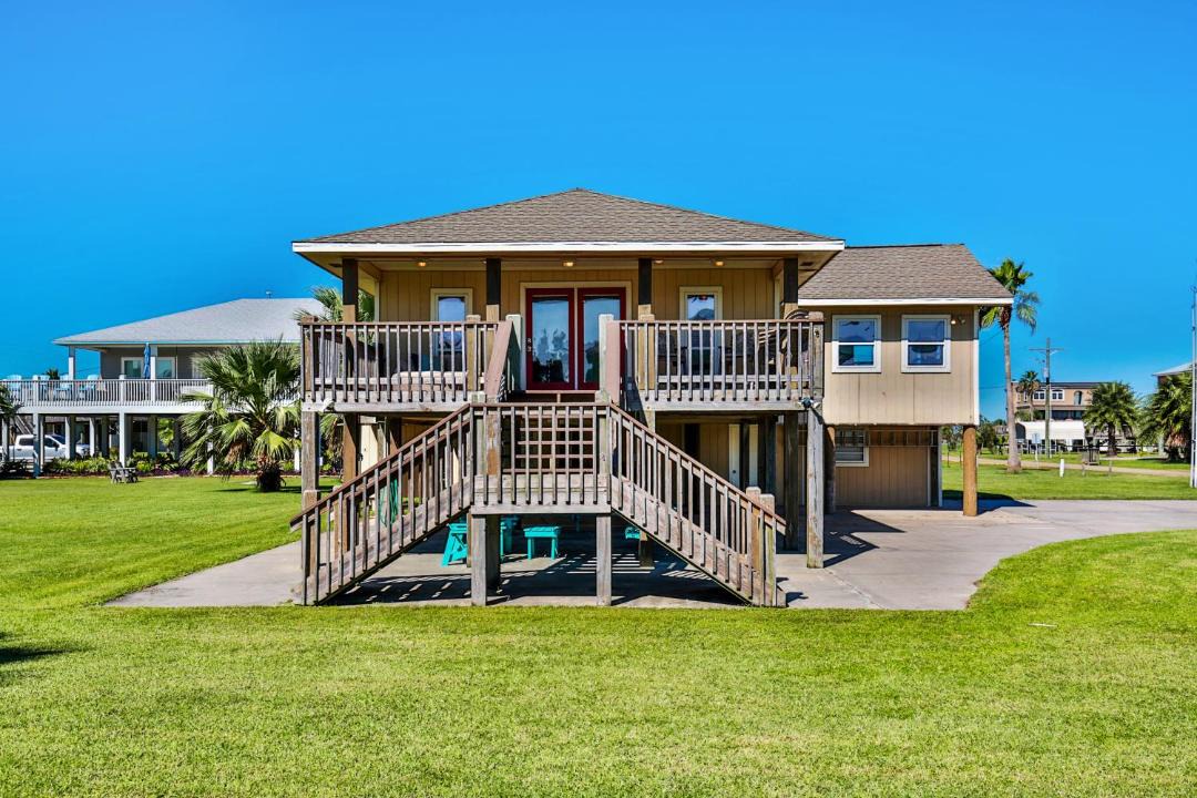 Photo of Buildings in Crystal Beach