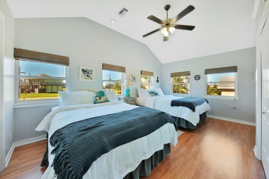 Photo of Bedroom in Crystal Beach