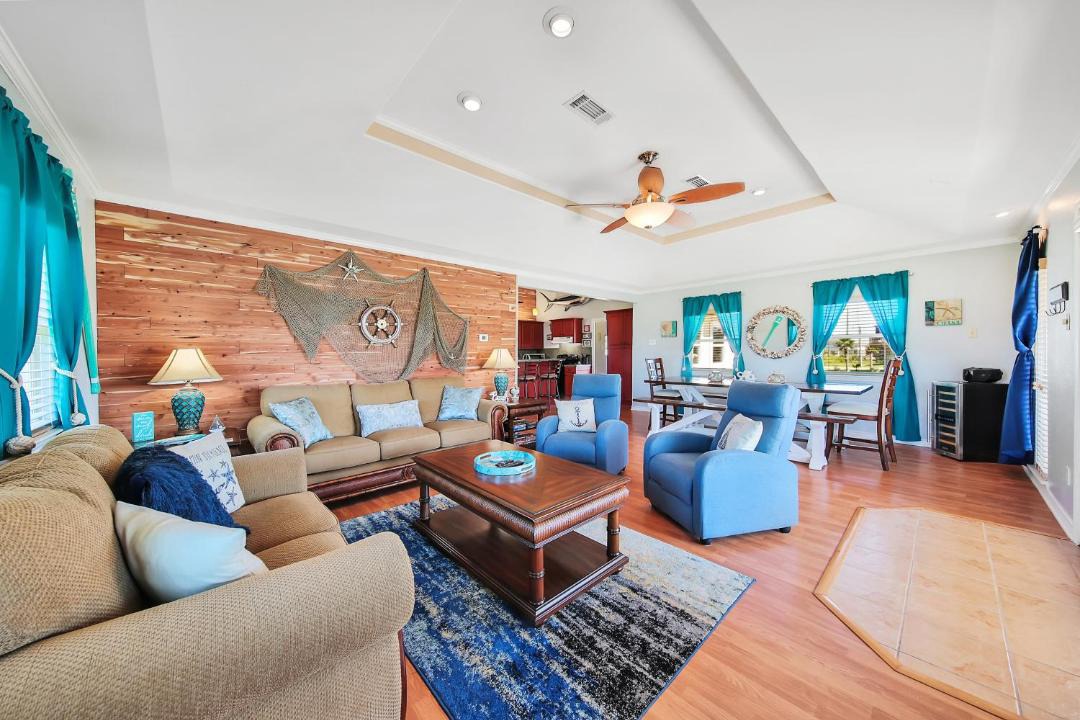 Photo of Livingroom in Crystal Beach