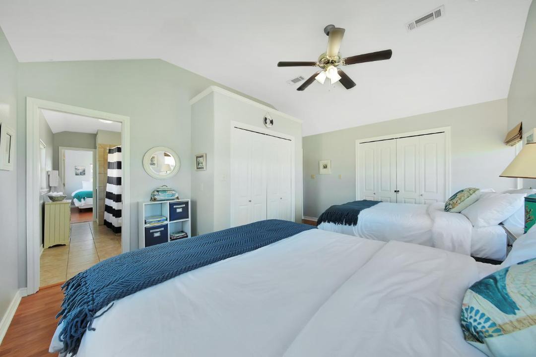 Photo of Bedroom in Crystal Beach