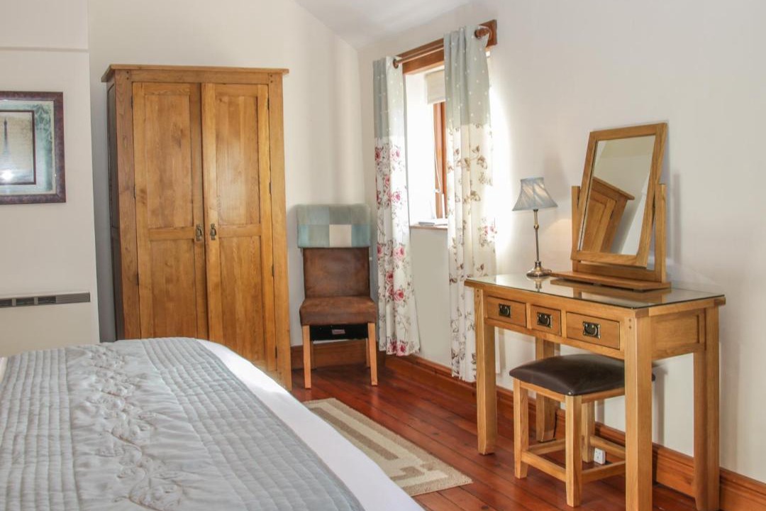 Photo of Others in Bromlow