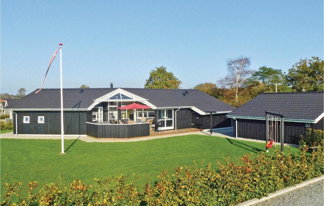 Photo of Buildings in Flovt Strand