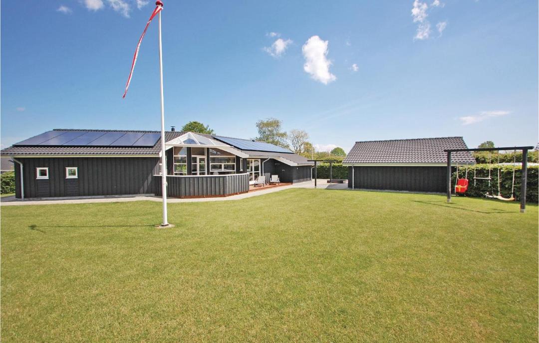 Photo of Buildings in Flovt Strand
