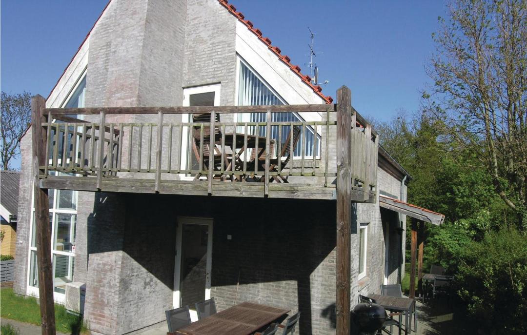 Photo of Buildings in Listed