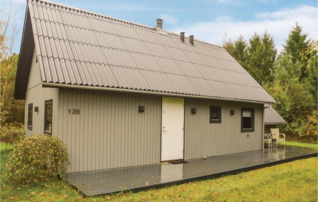 Photo of Buildings in Skygge