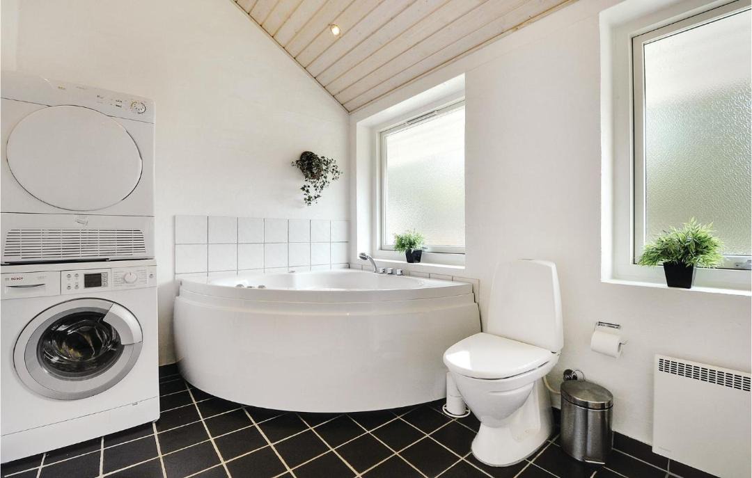 Photo of Bathroom in Skovgaarde